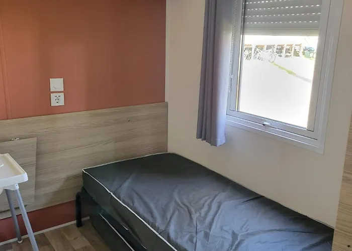 Mht019 3 Dont Parental Et 2 Salles De Bain Dans 4 Etoiles Campingplads Saint-Julien-en-Born