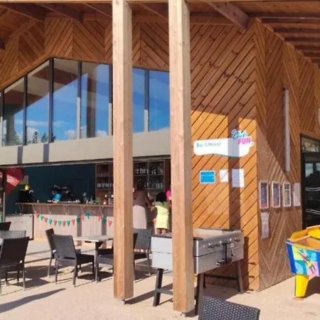 Campsite Mht019 3 Dont Parental Et 2 Salles De Bain Dans 4 Etoiles Saint-Julien-en-Born