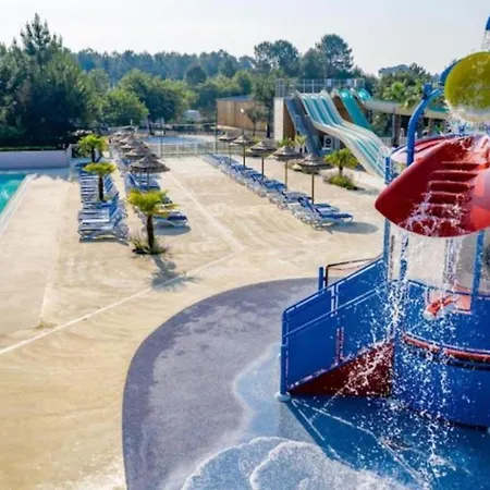 Campsite Mht019 3 Dont Parental Et 2 Salles De Bain Dans 4 Etoiles Saint-Julien-en-Born