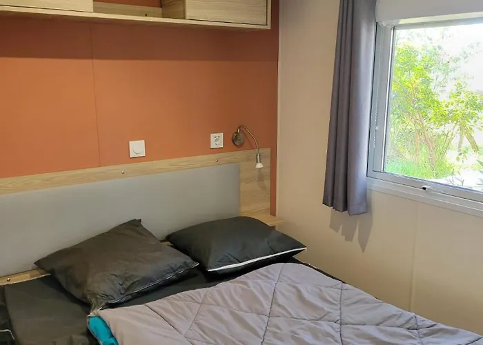 Camping Mht019 3 Dont Parental Et 2 Salles De Bain Dans 4 Etoiles *